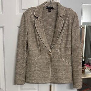 St. John size 8 tweed/metallic jacket